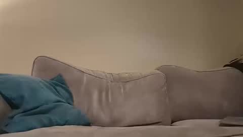 pugwall22 online show from February 10, 2025, 7:49 pm