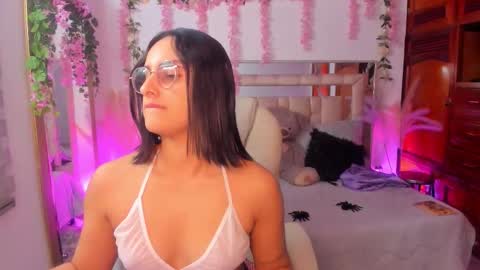 paulha_miller online show from October 11, 2025, 12:04 pm