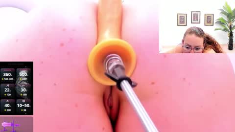 Paulina Davis  online show from March 12, 2025, 8:08 am