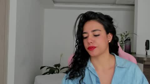 paulina online show from March 10, 2025, 8:56 pm