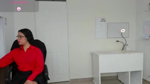 paulina online show from October 20, 2025, 7:47 pm