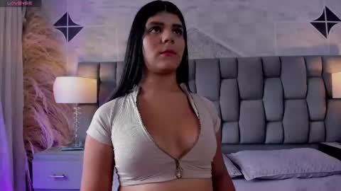 Paulina Belle online show from June 12, 2026, 3:00 pm