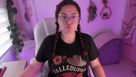 Estefania online show from October 12, 2025, 7:02 pm