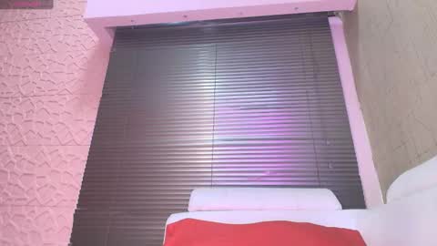 PaulinaSaennz online show from February 25, 2025, 12:34 pm