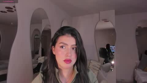 Paulina Santos  online show from September 13, 2025, 7:35 pm