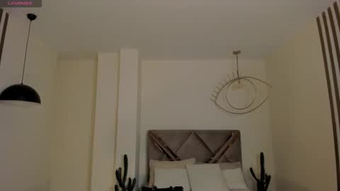 Paulina Santos  online show from March 18, 2026, 7:17 pm