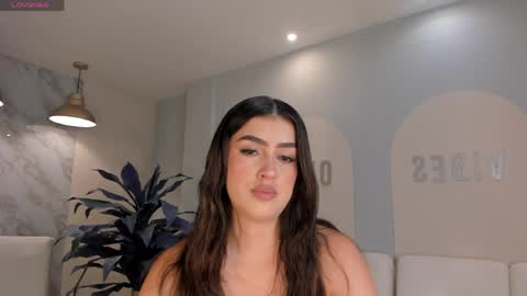 Paulina Santos  online show from April 21, 2026, 7:06 pm