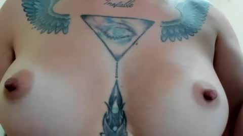 Snapshot of paulinches_love chatting on July 28, 2026, 9:14 pm Paulinches online show from July 28, 2026, 9:14 pm