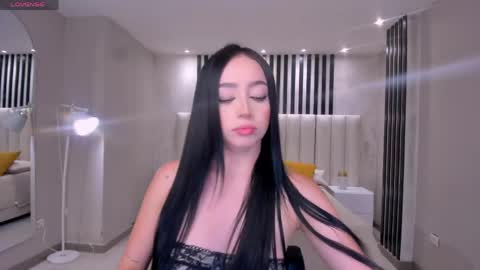 Snapshot of paulinesanz chatting on May 16, 2026, 7:12 pm Pauline Sanz online show from May 16, 2026, 7:12 pm