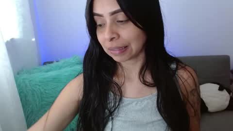 Snapshot of pauliv chatting on April 24, 2026, 9:28 pm Paulina online show from April 24, 2026, 9:28 pm