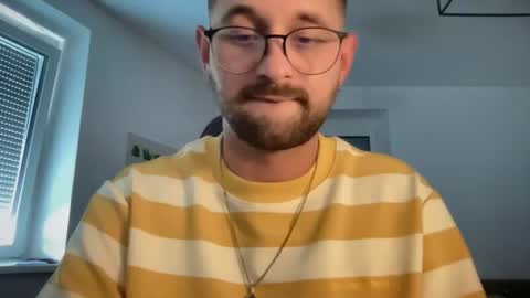 Snapshot of paulsimpsn chatting on June 21, 2026, 2:08 pm love bush online show from June 21, 2026, 2:08 pm