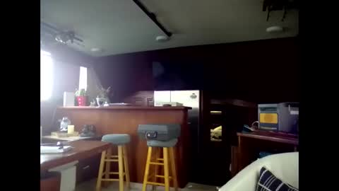 Pavone splash online show from March 3, 2026, 9:10 pm