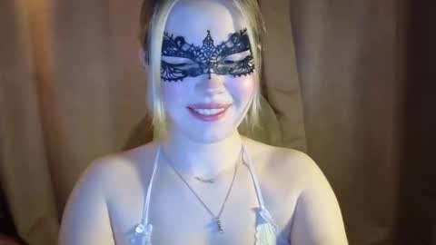 PawsClawss online show from October 15, 2025, 4:18 pm