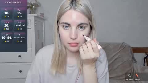 Allisses online show from November 6, 2025, 10:49 am