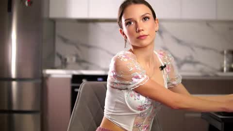 Beautiful Mila online show from December 1, 2025, 5:23 am
