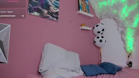 Snapshot of peach_babe_ chatting on June 25, 2026, 5:12 am Peach online show from June 25, 2026, 5:12 am