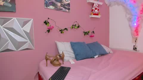 Snapshot of peach_babe_ chatting on July 15, 2026, 3:34 am Peach online show from July 15, 2026, 3:34 am