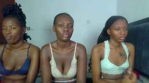 peach_ebonny online show from June 27, 2026, 7:02 am