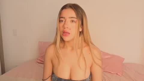 Snapshot of peach_heart chatting on November 13, 2025, 6:07 pm Ema online show from November 13, 2025, 6:07 pm