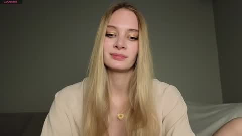 Lexy Peach online show from January 28, 2025, 2:10 pm