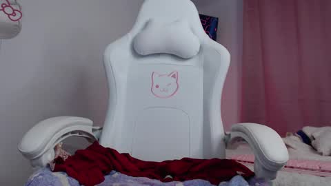 Snapshot of peacherry_ chatting on March 4, 2025, 11:00 pm peacherry_ online show from March 4, 2025, 11:00 pm