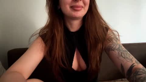 Snapshot of peachmuse chatting on July 6, 2026, 8:33 am peachmuse online show from July 6, 2026, 8:33 am
