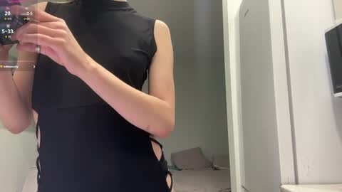 Snapshot of peachy_keens chatting on May 4, 2026, 4:03 pm Peachy online show from May 4, 2026, 4:03 pm