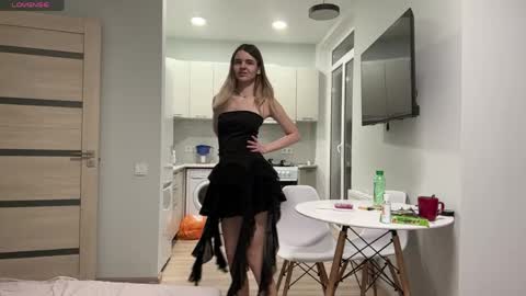 Snapshot of peachy_keens chatting on May 19, 2026, 6:25 pm Peachy online show from May 19, 2026, 6:25 pm