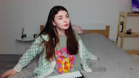 Peachy online show from March 5, 2025, 3:51 pm