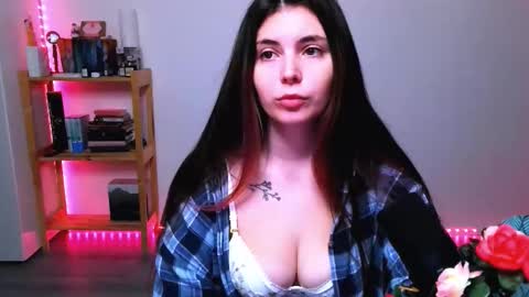 Peachy online show from October 15, 2025, 2:33 am