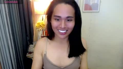 Snapshot of peakaboo_xx chatting on August 2, 2026, 2:32 am Angel Creamdensada online show from August 2, 2026, 2:32 am
