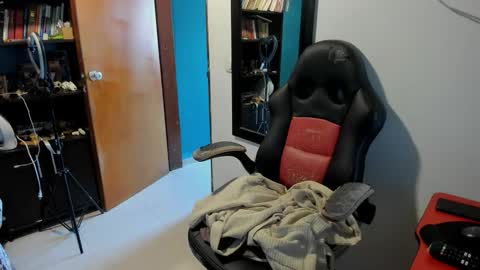 Tangerine Penaut online show from September 9, 2025, 6:07 pm