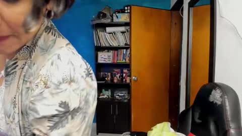 Tangerine Penaut online show from October 8, 2025, 11:24 pm