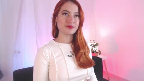 Snapshot of pear__moon chatting on January 29, 2025, 10:43 pm LILLY online show from January 29, 2025, 10:43 pm