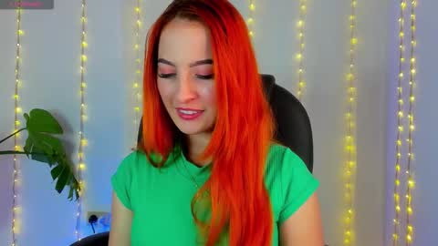 Snapshot of pear__moon chatting on January 8, 2026, 11:40 pm LILLY online show from January 8, 2026, 11:40 pm