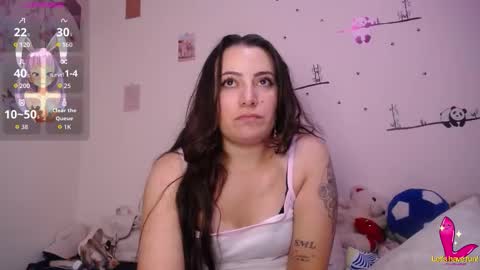 Pearl online show from November 22, 2025, 5:34 pm