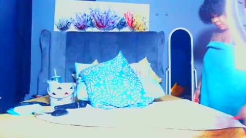 Pearl online show from September 23, 2025, 3:37 pm