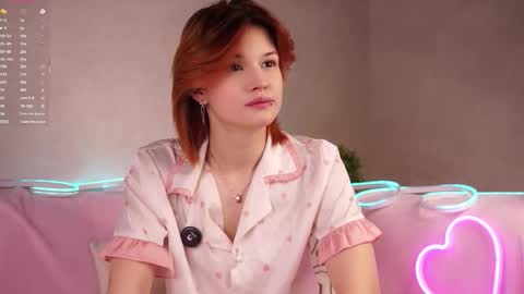 Lily online show from October 7, 2025, 1:25 am