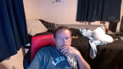 pecker40 online show from November 10, 2025, 2:10 am