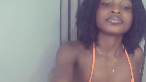 Snapshot of peetyface chatting on October 4, 2025, 1:53 pm Lizzy online show from October 4, 2025, 1:53 pm