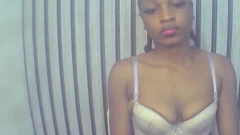 Snapshot of peetyface chatting on December 3, 2025, 10:52 pm Lizzy online show from December 3, 2025, 10:52 pm