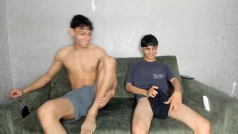 Snapshot of pelusos_mens chatting on April 25, 2026, 1:52 pm CAIN-19 ALLEN-18 RONALD-18 AUSTIN-18 MOD DANTE online show from April 25, 2026, 1:52 pm