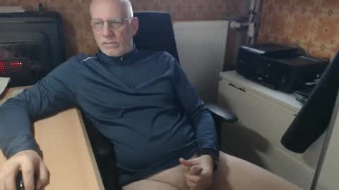 Snapshot of pemue65 chatting on January 19, 2026, 9:46 am Pemue65 online show from January 19, 2026, 9:46 am