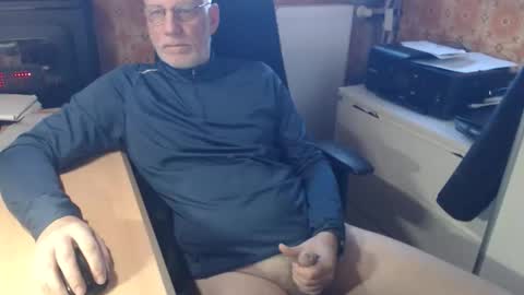 Snapshot of pemue65 chatting on February 9, 2026, 7:56 am Pemue65 online show from February 9, 2026, 7:56 am