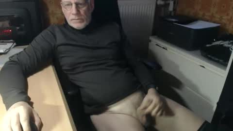 Snapshot of pemue65 chatting on February 23, 2026, 6:55 am Pemue65 online show from February 23, 2026, 6:55 am