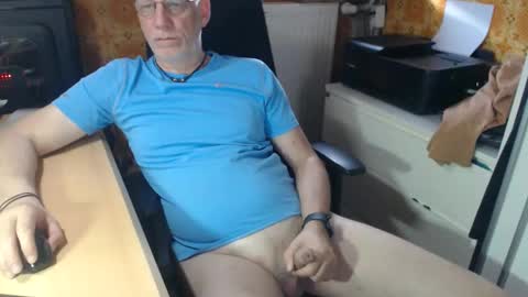 Snapshot of pemue65 chatting on June 2, 2026, 6:04 am Pemue65 online show from June 2, 2026, 6:04 am