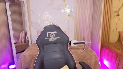 penelope online show from April 20, 2026, 3:20 am