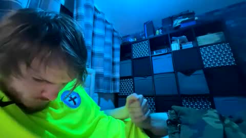 Penguin online show from September 24, 2025, 12:47 am