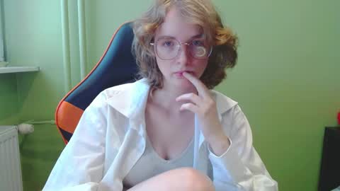 Snapshot of penny_lust chatting on May 12, 2026, 6:32 am Penny online show from May 12, 2026, 6:32 am