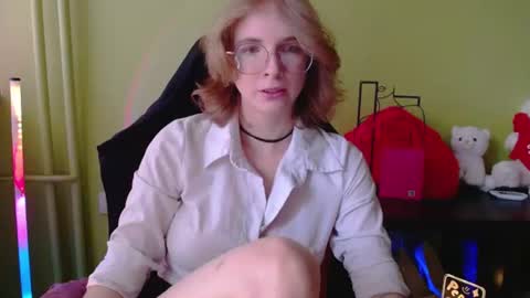 Snapshot of penny_lust chatting on June 10, 2026, 12:37 pm Penny online show from June 10, 2026, 12:37 pm